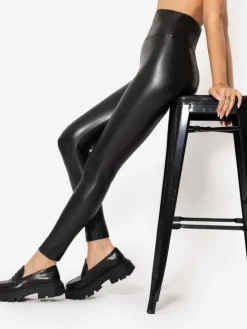 Thermo Leggings in Lederoptik in Schwarz
