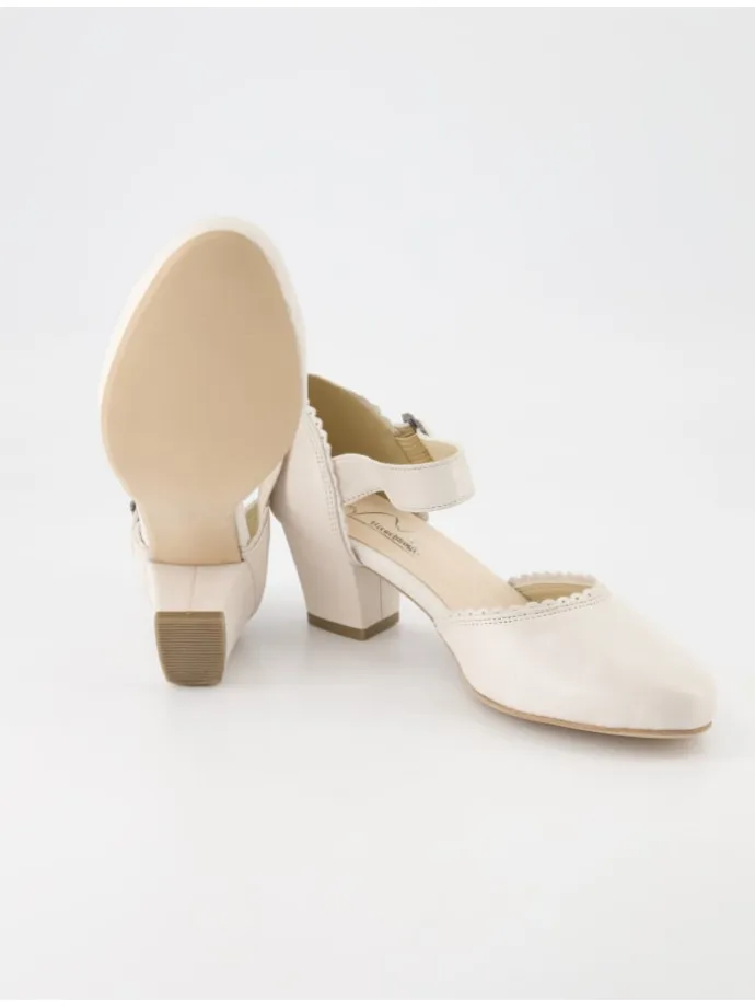Trachtenschuhe in Beige