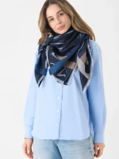 Tuch in blau