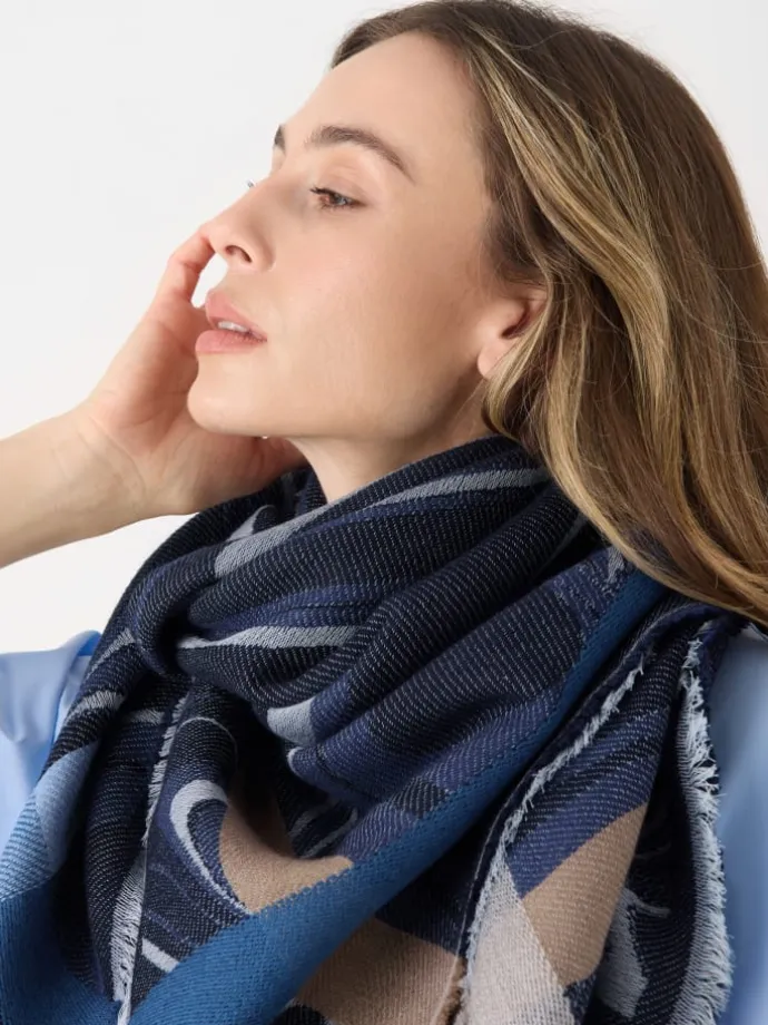 Tuch in blau