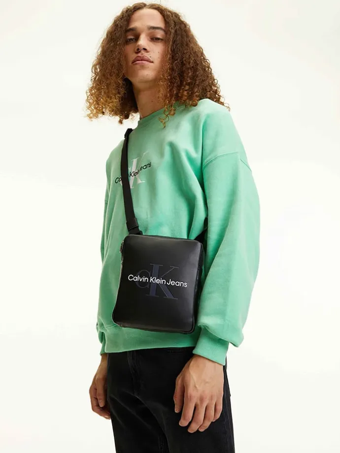 Umhängetasche in Schwarz - (B)18,5 x (H)21,5 x (T)4 cm