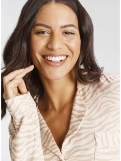 Umstandsnachthemd in beige-gemustert