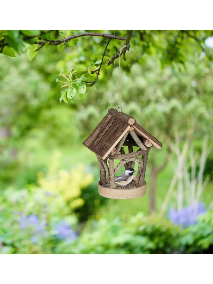 Vogelfutterhaus in Natur