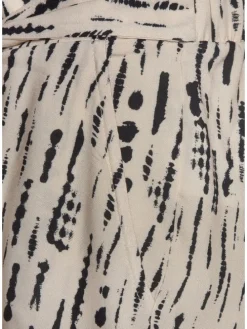 Webshorts in beige-schwarz-bedruckt